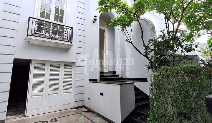 Townhouse Modern Classic, Dekat Mrt di Cilandak, Jakarta Selatan 1