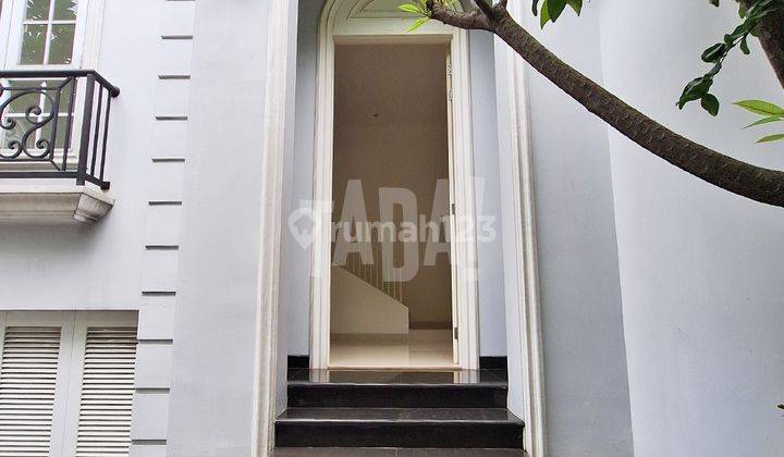 Townhouse Modern Classic, Dekat Mrt di Cilandak, Jakarta Selatan 2