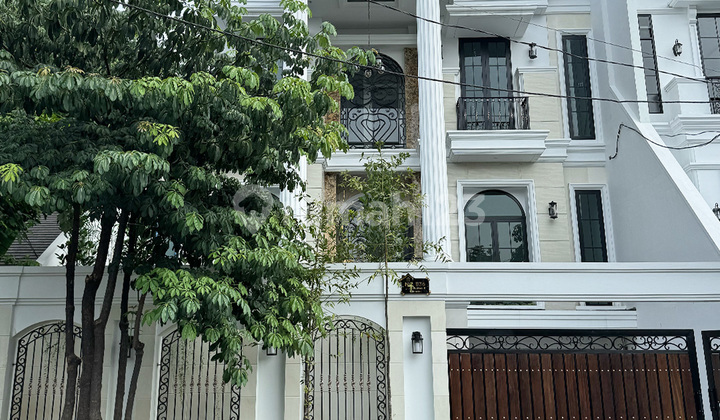 Rumah Baru, Mewah, Dekat Toll di Lebak Bulus, Jakarta Selatan