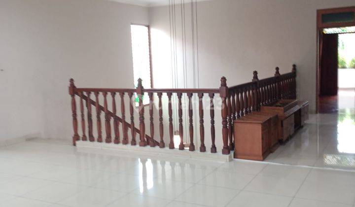 Rumah Luas, Ada Pool, Semi Furnished di Cipete, Jakarta Selatan 2