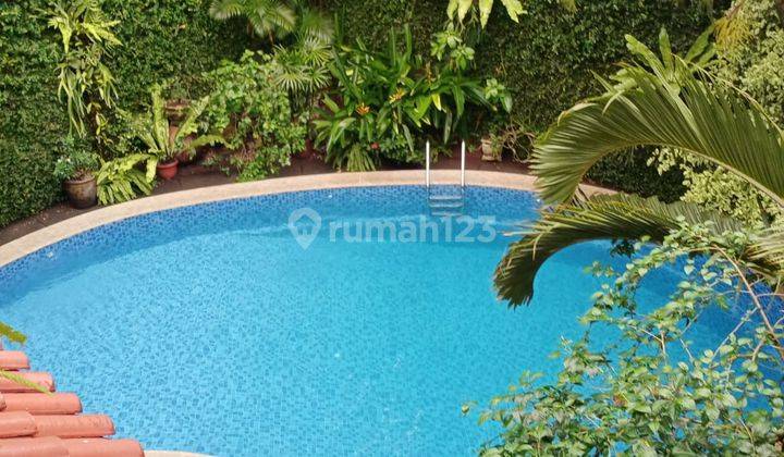 Rumah Luas, Ada Pool, Semi Furnished di Cipete, Jakarta Selatan 1