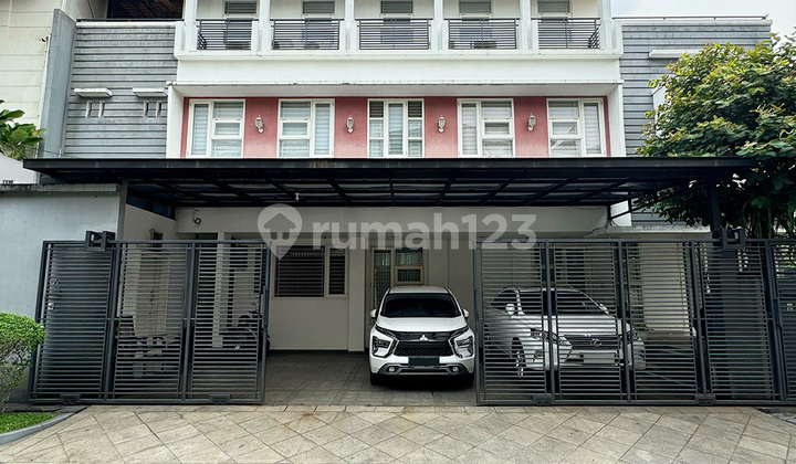 Rumah Mewah, Hoek, Ada Rooftop di Pondok Indah, Jakarta Selatan Rumah Mewah, Hoek, Ada Rooftop di Pondok Indah, Jakarta Selatan