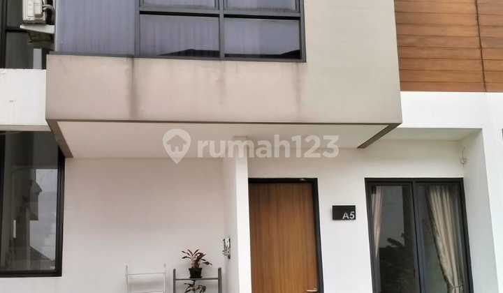 Rumah Modern Minimalis, 2 Lantai, Dekat Stasiun Krl di Bintaro, Tangerang Selatan 1
