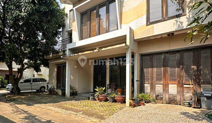 Rumah Dalam Komplek, Sudah Renovasi di Kemang, Jakarta Selatan 1