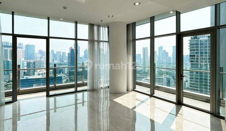 Apartemen Verde Two, 211 Sqm, 3 Br, City View, Semi Furnished 1