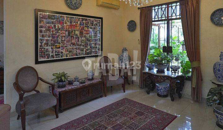 Rumah Asri, Taman Luas, Semi Furnished di Pancoran, Jakarta Selatan 2