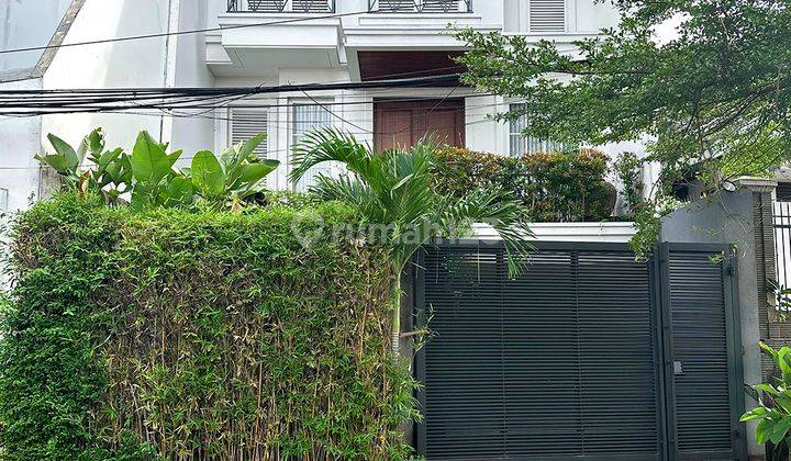 Rumah Modern Tropis, Cantik di Bendungan Hilir, Jakarta Pusat 1