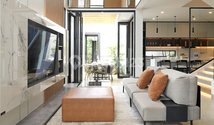 Rumah 3 Lantai, Private Lift, Fasilitas Lengkap di Sawangan, Depok