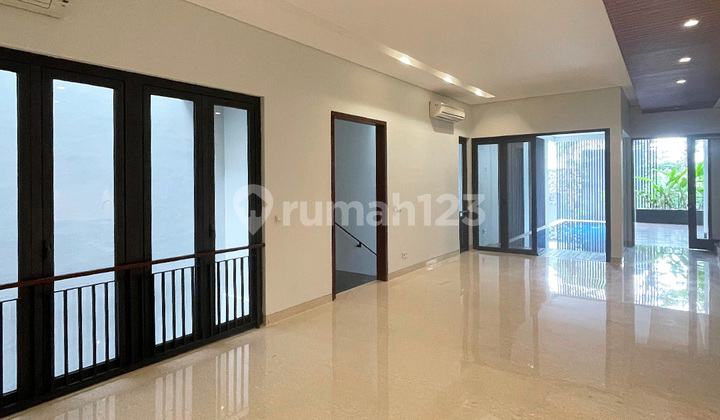 Rumah Modern Dalam Townhouse Exclusive, Ada Pool di Cilandak, Jakarta Selatan 2