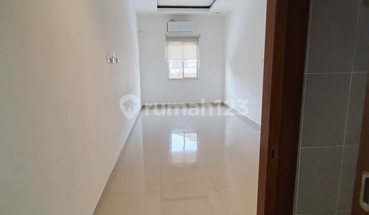 Rumah Terawat, Ada Rooftop di Cilandak, Jakarta Selatan 2