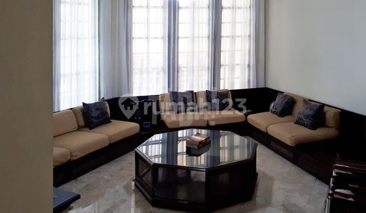 Rumah Hitung Tanah, Bentuk Kotak, Posisi Hoek, Lokasi Premium Mega Kuningan, Jakarta Selatan