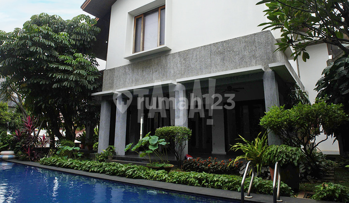 Minimalist Tropical House, Pool, Comfortable and Strategic Location in Pondok Indah, South Jakarta