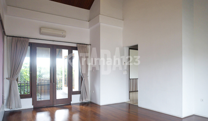 Rumah Minimalis, Tropis, Ada Pool, Nyaman dan Strategis di Pondok Indah, Jakarta Selatan 2