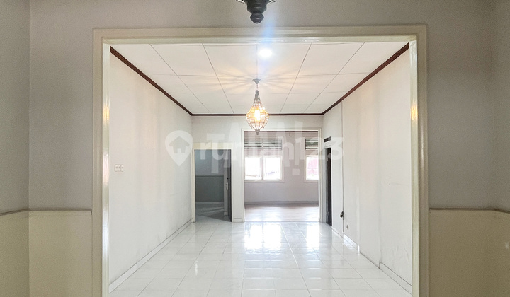 2-Story House, Strategic Location in Kebayoran Baru, South Jakarta