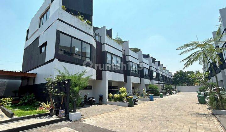 Townhouse Baru, Dekat Tol di Pondok Cabe, Tangerang Selatan 1