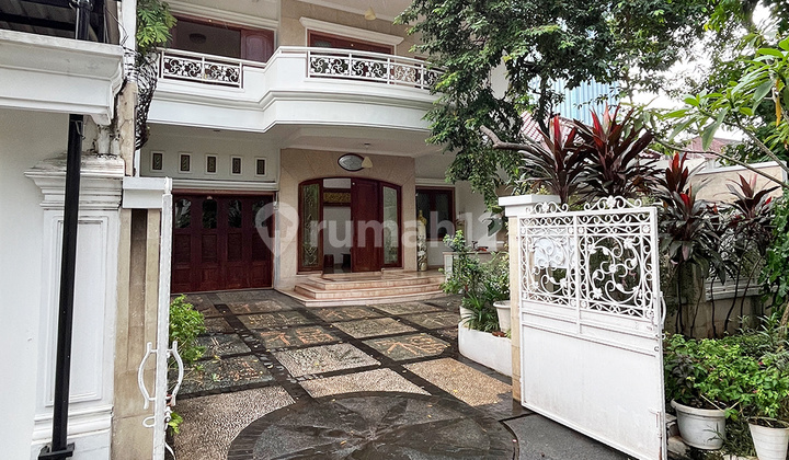 Rumah Classic, Lokasi Strategis dekat Mrt, Lingkungan Tenang dan Aman di Kebayoran Baru, Jakarta Selatan