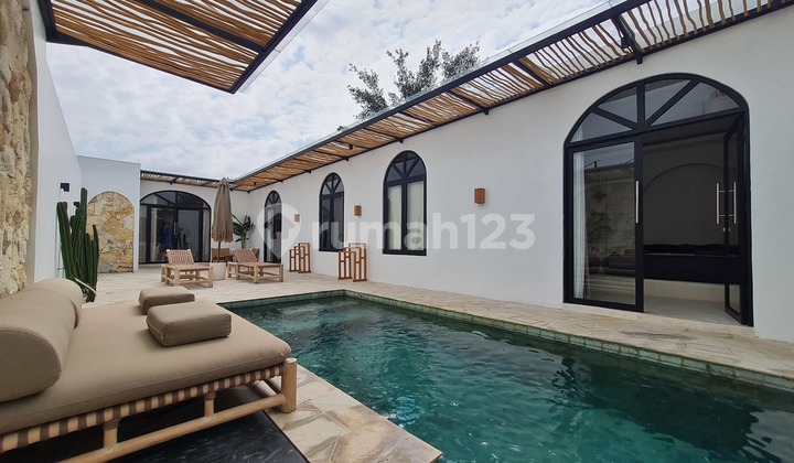 Beautifull 2 Bed rooms Villa available for Lease in the heart of Padonan Canggu