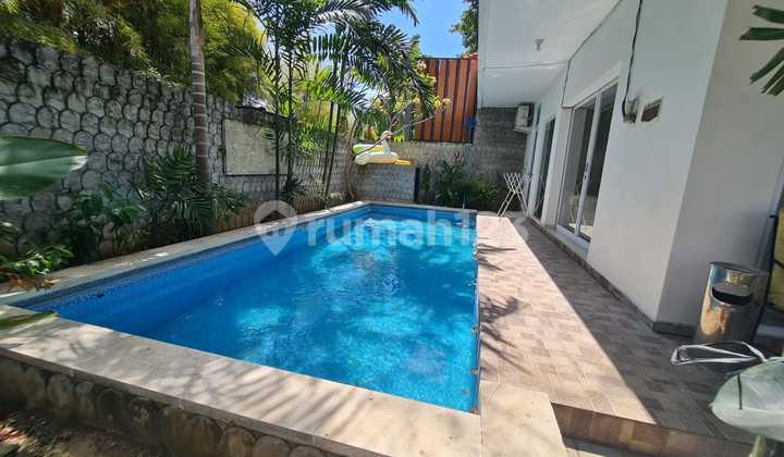 Disewakan Villa Mewah Unfirnished di Kawasan Premium Kerobokan