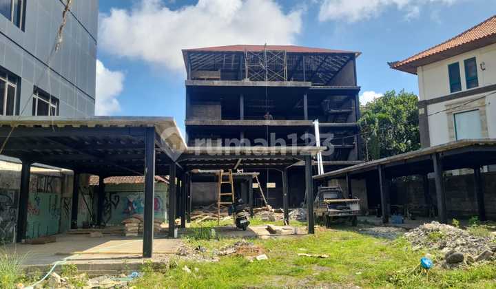 Dijual atau Disewakan Gedung Baru  Bagus area kuta 