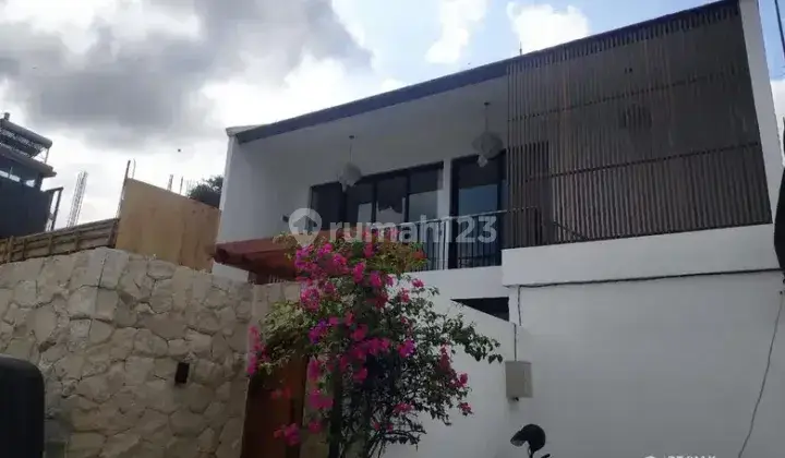 Beautifull Modern Villa For Sale Freehold 2