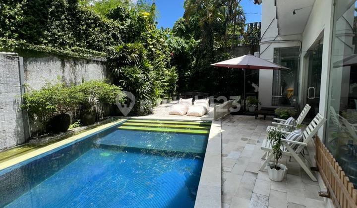 Disewakan Villa Bagus Area Kerobokan Disewakan Villa Bagus Area Kerobokan