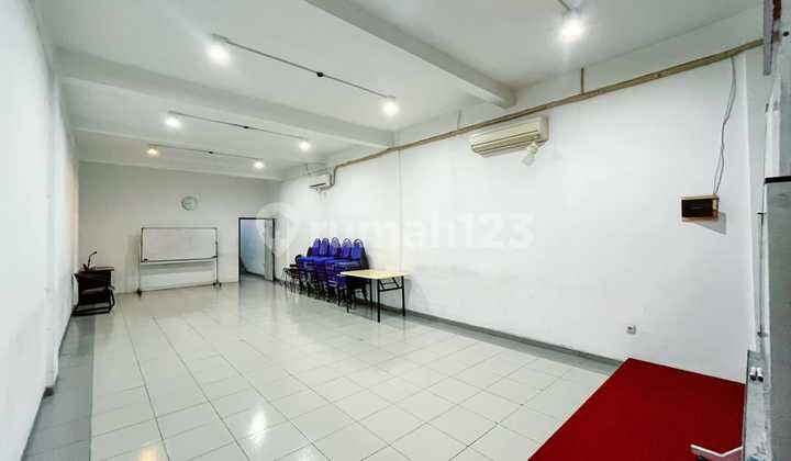 Strategic Shop House for Sale in Premium Renon Area, Denpasar 2