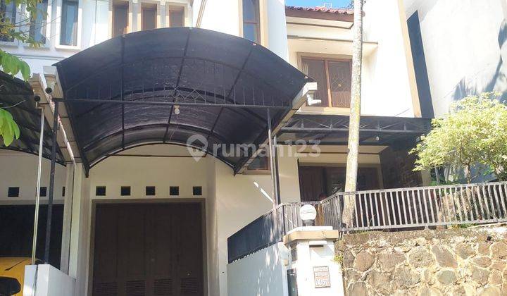 Rumah 2 Lantai Bagus SHM di Candigolf, Semarang 1