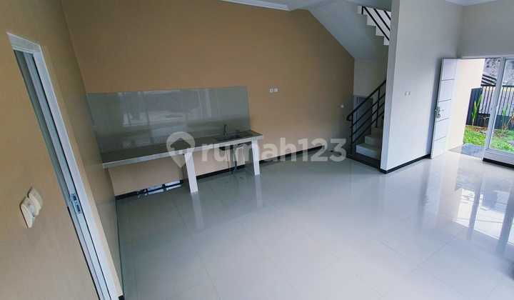 Rumah 2 Lantai Bagus Unfurnished SHM di Jalan Sri Rejeki , Semarang Barat 2