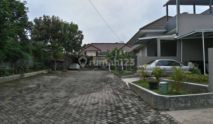 Rumah Bagus Unfurnished SHM di Perum Alamanda, Semarang 2