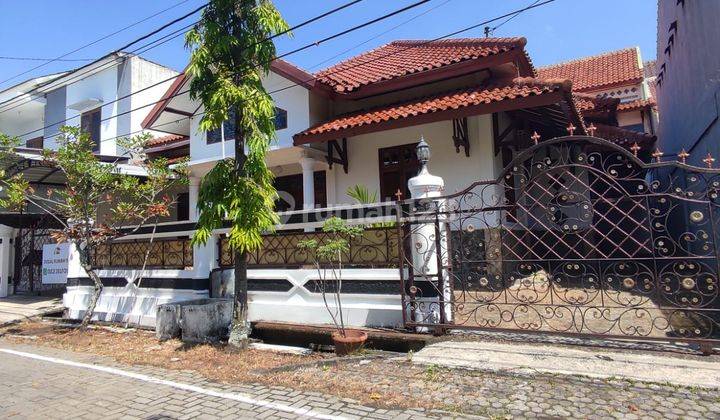 Rumah 2 Lantai Bagus Semi Furnished SHM di Tembalang, Semarang 2