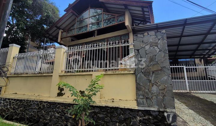 Rumah di Jalan Slamet Gajah Mungkur, Semarang 1