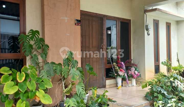 Ready-to-Occupy House on Singa Kalicari Street, Semarang 1