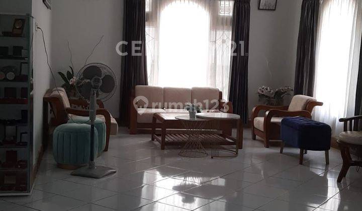 DI JUAL RUMAH TINGGAL /TEMPAT USAHA Terawat 2