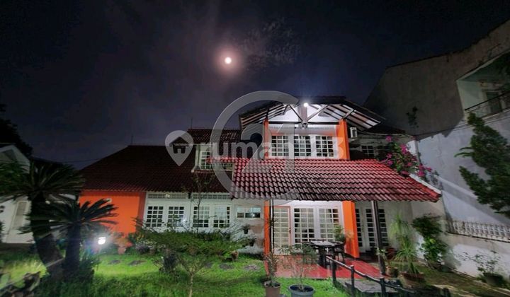 DIJUAL RUMAH   (Classic ) Jln Cipto MK Semi Furnished  2