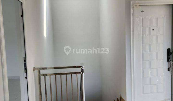  Rumah Bagus SHM - Sertifikat Hak Milik di Nusa loka, Nusa Loka Semi Furnished 1