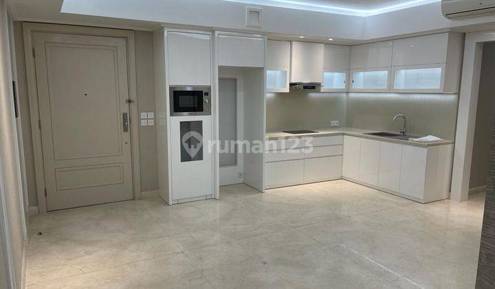 Dijual Apartemen THE PEAK TUNJUNGAN PLAZA 5 Baru Full Furnished 3 Kamar Tidur 2