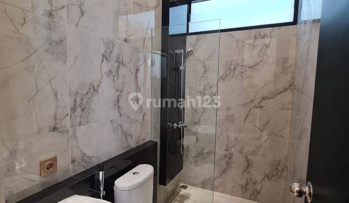 kamar mandi murah rp.2 milyar-an rumah dijual
