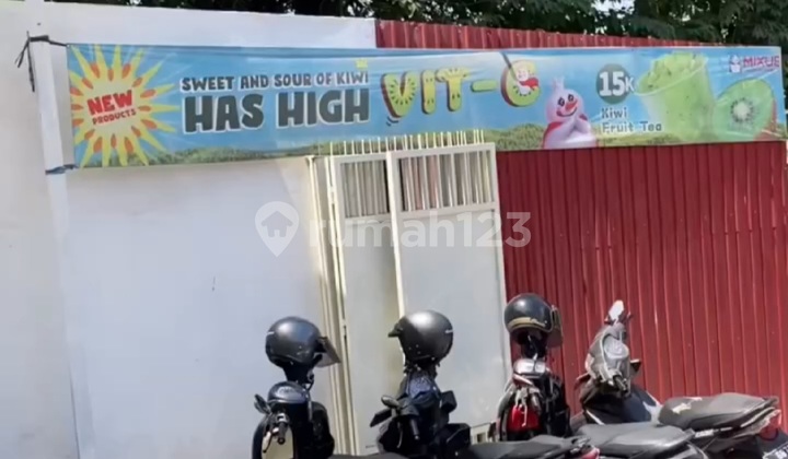 Affordable and Spacious Shops for Sale at Batu Mulia Main Road - Driyorejo New City, Gresik - 2 Units of Shops 8 Meters Wide - Near Citraland Driyorejo, Market - Suitable for All Types of Businesses, Ample Parking, Wide Road Frontage, SHM Certificate. 2