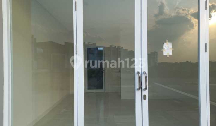 For Sale 300 M2 Warehouse Akr Bizland Manyar Gresik East Java Near Jiipe Port, Access for 40 Feet Container Trucks For Sale 300 M2 Warehouse Akr Bizland Manyar Gresik East Java Near Jiipe Port, Access for 40 Feet Container Trucks