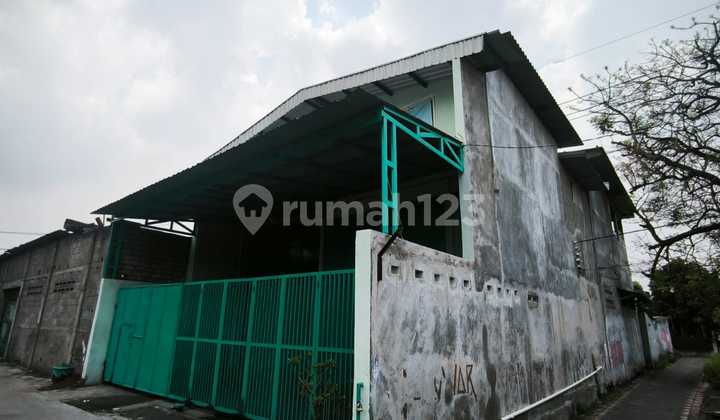 For Rent: Zero-Level Shop-House on Banjar Sugihan Main Road - Manukan Kulon Main Road - Zero Row Main Road, 4-Car Wide, West Surabaya, Near Margomulyo, Tandes, Grand Pakuwon, Benowo Toll Access 2