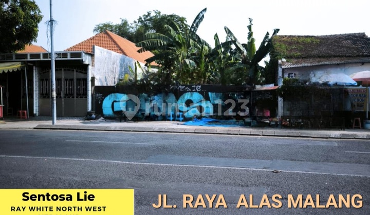 For Rent 250 M2 Commercial Plot Land West Surabaya - Zero to Main Road Alas Malang - In Front of Bukit Palma Galeria Citraland Surabaya Shophouses - Special Wide Road Row Fits 4 Cars Suitable for All Businesses