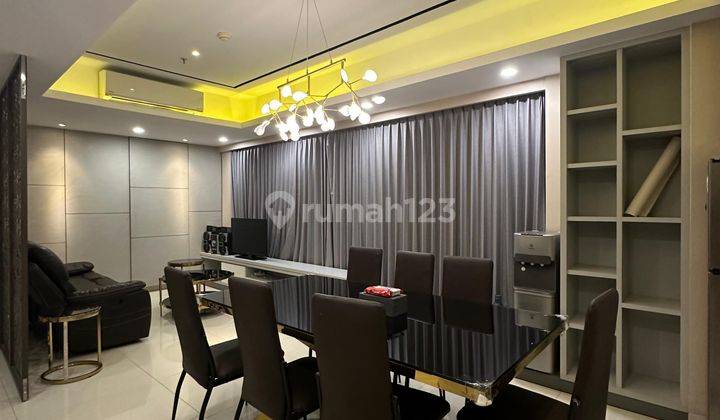 Disewakan Apartemen La Riz Mansion 3 Kamar Tidur FULL Furnished + PRIVATE Lift Akses Pakuwon Mall 2