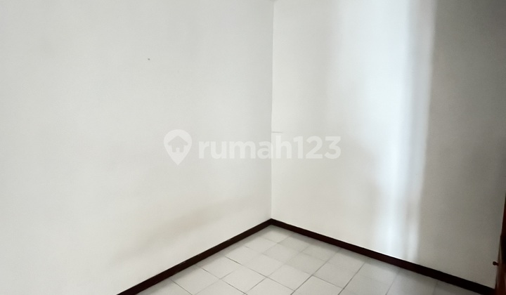 Rumah Puri Asri Satu Setengah Lantai Pakuwon City 2