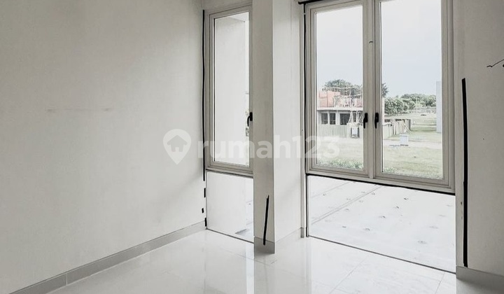 Rumah di Pakuwon City Suvadiva Grand Island 2