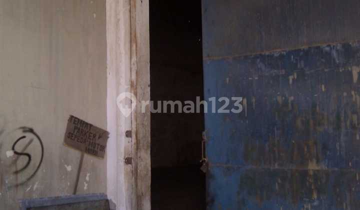 Warehouse & Office in Perak Semampir, North Surabaya