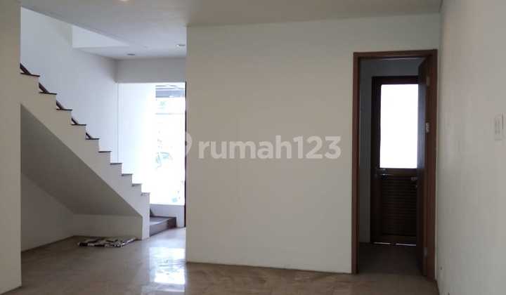 Rumah Siap Huni Graha Natura Surabaya Barat 2