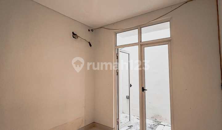 Rumah di Pakuwon City Suvadiva Grand Island