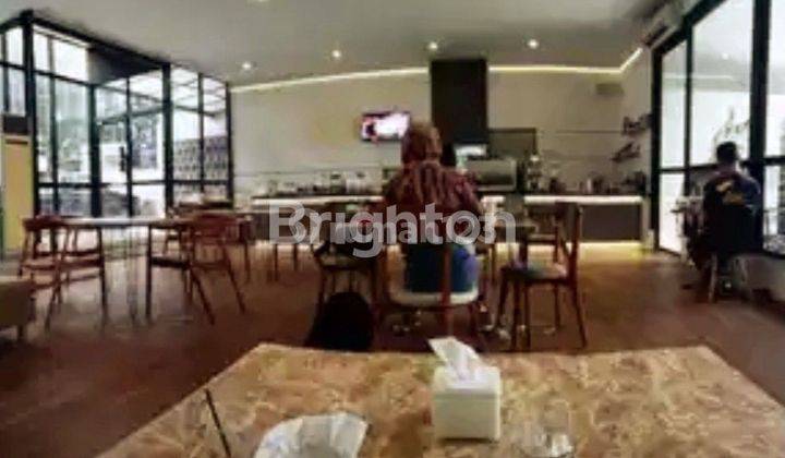 EKS CAFE DI PINGGIR JALAN BESAR TENGAH KOTA SEMARANG 2