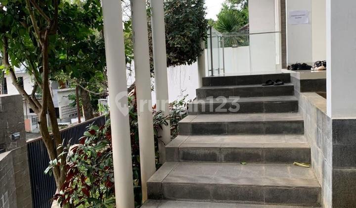 Rumah di Bawah NJOP dengan View dan Kolam Renang di Gajah Mungkur