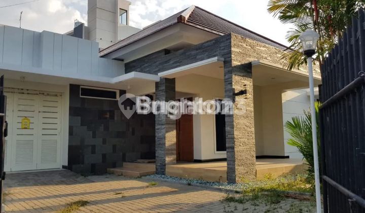 RUMAH BAGUS DI TENGAH KOTA